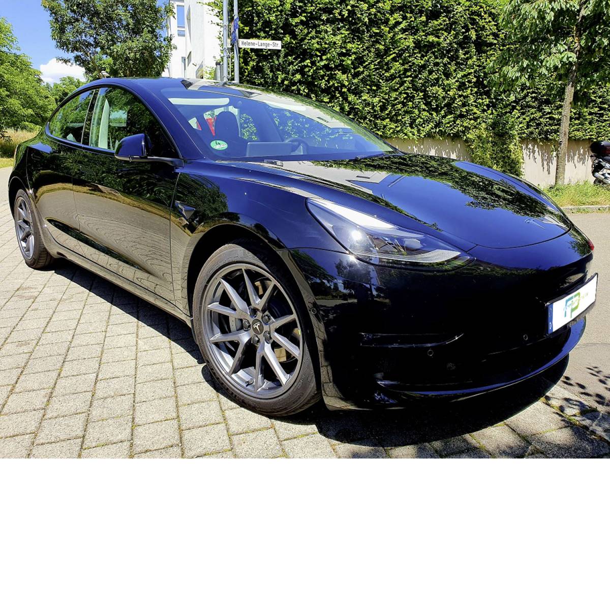 Tesla Modell 3 LR AHK