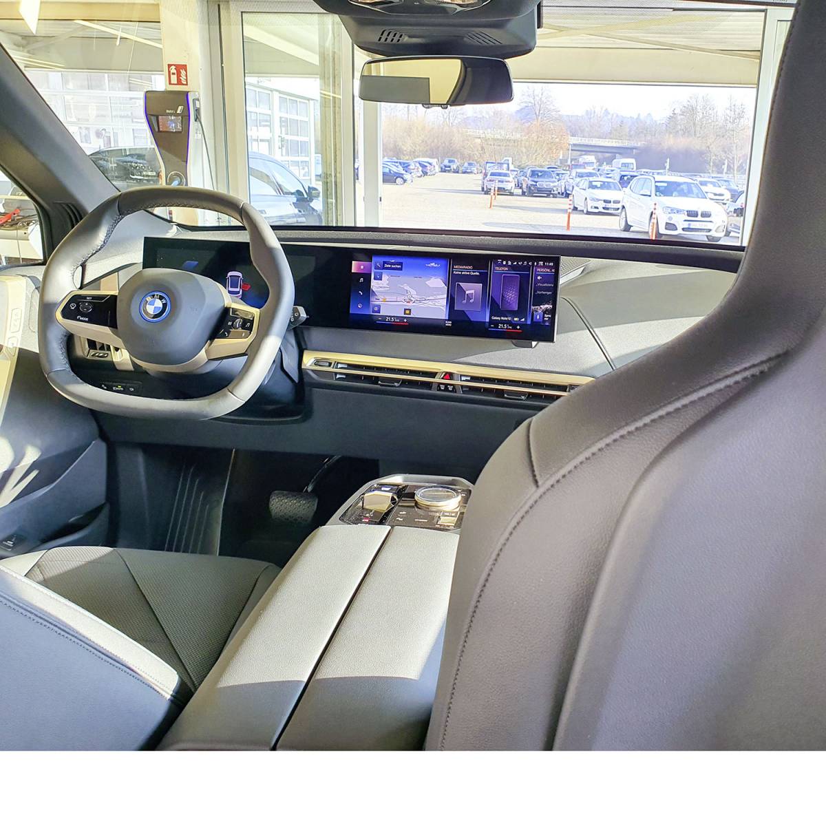 BMW iX40 xdrive Innenraum